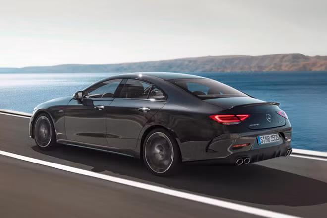 Khả năng an toàn của AMG CLS 53 mới cũng tăng cường tối đa. Gói Driver Assistance Package (2.250 USD) có kiểm soát hành trình thích ứng, trợ giúp đánh lái, theo dõi điểm mù. Gói Parking Assist Package (1.290 USD) thêm cảnh báo băng qua phía sau và camera 360 độ. Ngoài ra, nếu chi thêm 1.250 USD, bạn sẽ có hệ thống xả AMG. Với tất cả tùy chọn có sẵn, giá AMG CLS 53 sẽ lên tới sáu con số.