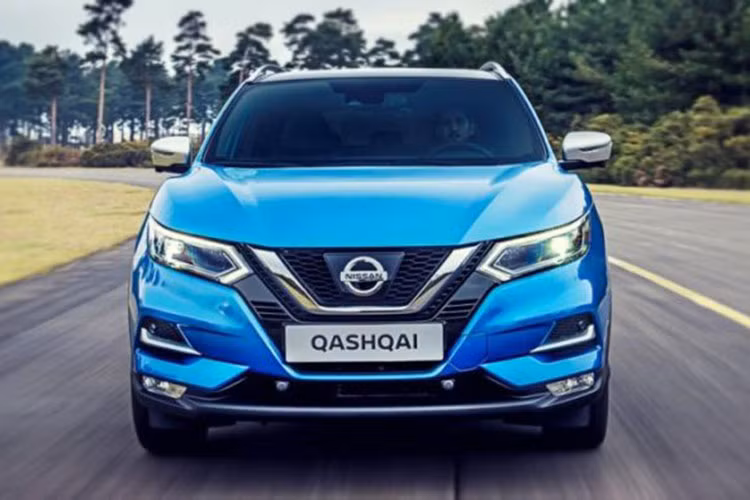 Điều đầu tiên cần nói về Nissan Qashqai 2019 chính là động cơ xăng 4 xi-lanh, tăng áp, dung tích 1,3 lít mới dưới nắp capô. Đây là động cơ do Nissan phát triển chung với tập đoàn Daimler của Đức. Do đó, sẽ không bất ngờ khi động cơ này hiện cũng đang được sử dụng cho Mercedes-Benz A-Class mới, thay thế loại máy xăng 1,2 lít và 1,6 lít cũ.