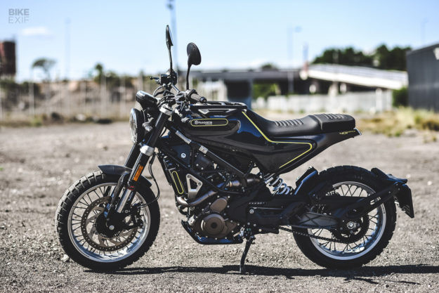 Trong đó, mẫu xe Husqvarna Svartpilen 401 sở hữu thiết Scrambler và Vitpilen 401 mang thiết kế Cafe Racer với thiết kế đậm cá tính.