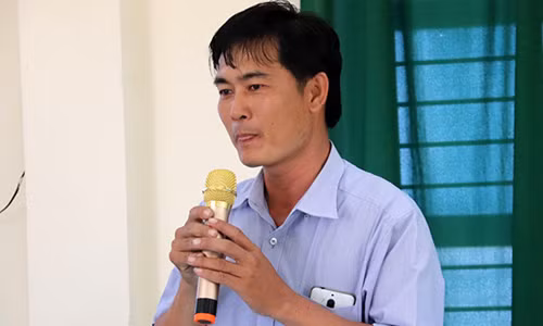 Xuc pham thay giao vi chiec quan: Vo lanh mat, chong toi xin loi