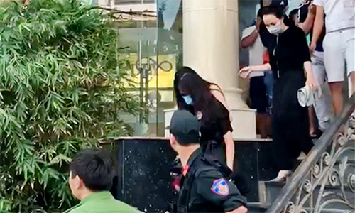 Nhieu nam nu thanh nien su dung ma tuy tai karaoke Luxury-Hinh-2