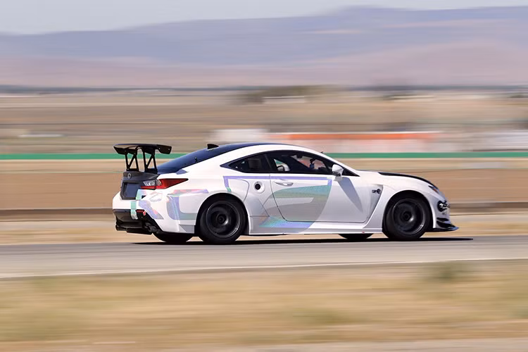 Lexus cho biết họ dùng động cơ và hệ dẫn động nguyên bản với mục đích thử nghiệm sức mạnh của dòng RC F trong nhiều điều kiện và phép thử khác nhau, qua đó nâng cấp nó trong tương lai.