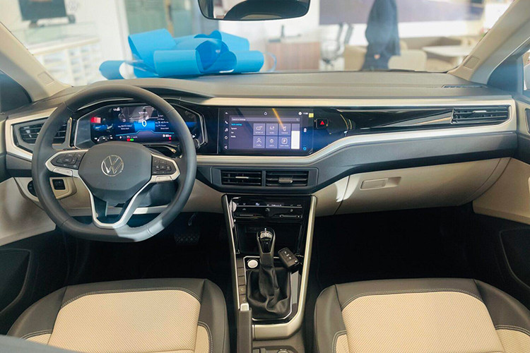 Như vậy, tổng ưu đãi cao nhất mà mẫu xe này nhận được lên tới 220 triệu đồng. Mức giá sau ưu đãi của Volkswagen Virtus (749 – 849 triệu đồng) thực tế vẫn cao hơn khoảng 100 - 200 triệu đồng so với bản cao cấp nhất của các mẫu sedan hạng B hiện tại ở Việt Nam.