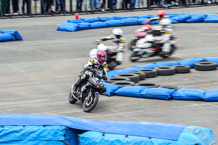 Được biết, sự xuất hiện của Fabio Quartararo và Franco Morbidelli lần này là một phần trong nỗ lực của Yamaha Motor Việt Nam trong việc mang đến thật nhiều các hoạt động ý nghĩa và thiết thực cho cộng đồng đam mê xe hai bánh tại Việt Nam hiện nay.