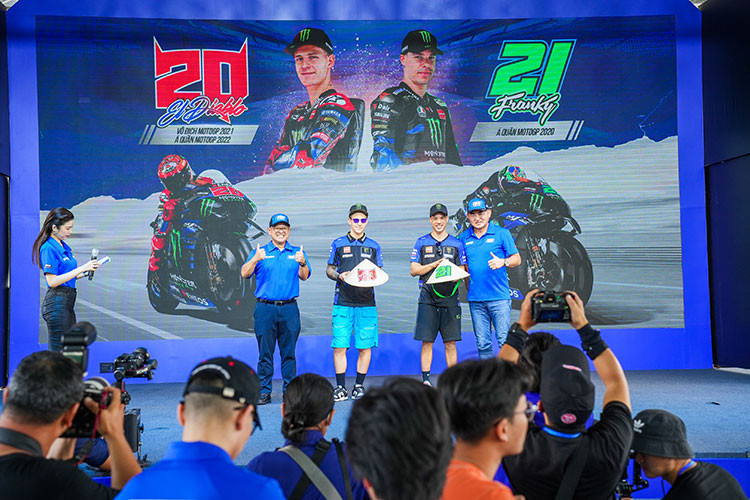 Cả 2 tay đua đã có 2 ngày chạy thử trên chiếc siêu môtô Yamaha YZR-M1 mới ở đường đua Sepang (Malaysia) trước khi bắt đầu mùa giải MotoGP 2023. Tính đến mùa giải năm nay, Quartararo đã gắn bó với đội đua Monster Energy Yamaha MotoGP được 3 năm, trong khi Morbidelli gia nhập trễ hơn nửa năm.