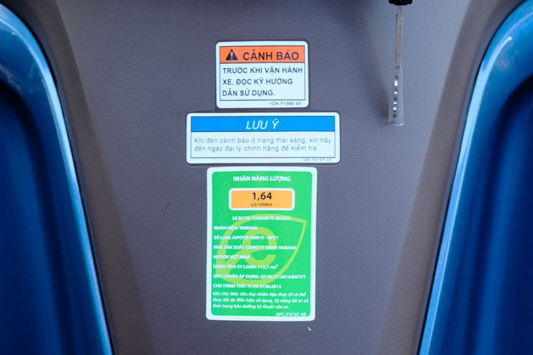 Điều đáng nói nhất chính là mức tiêu thụ nhiên liệu của Jupiter Finn được công bố là 1,64 l/100 km. Khi đổ đầy bình xăng 4 lít, Jupiter Finn có thể đi được quãng đường tối đa khoảng hơn 240 km.