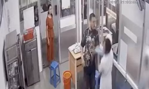 Danh gay xuong ham dieu duong: Nu ho sinh co tham gia kich dong?