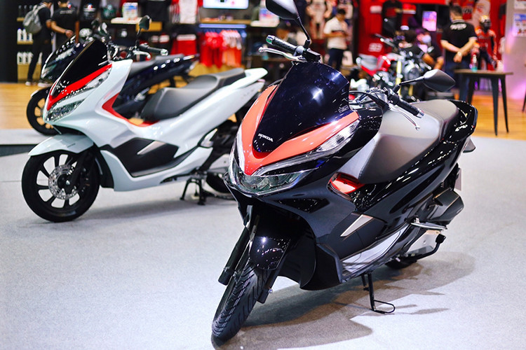 Mẫu xe ga Honda Forza cỡ lớn là dòng maxi-scooter nổi tiếng tại nhiều thị trường xe máy lớn trên thế giới nhờ vào hiệu năng vận hành tốt, công nghệ hỗ trợ hữu ích và cảm giác lái thoải mái.