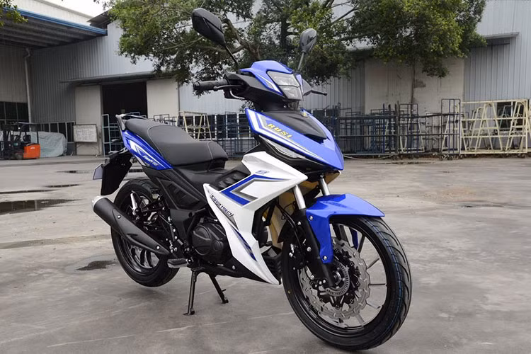 Mới đây, một mẫu xe côn tay hoàn toàn mới nhưng sở hữu dáng vẻ hết sức quen mắt vừa được ra mắt tại thị trường nước bạn Philippines. Theo đó, mẫu xe côn tay mới mang tên Rusi Flash 150 2021 mới sở hữu cả ABS, vành đúc hiếu chiến cùng dáng vẻ quen thuộc.