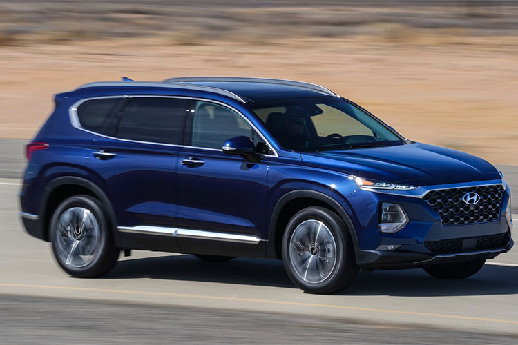 Theo nhiều thông tin rò rỉ cho thất, mẫu xe này sở hữu kích thước đầy đủ với 3 hàng ghế cung cấp 8 chỗ ngồi cạnh tranh ở phân khúc cao hơn mà "người anh em" Hyundai SantaFe của mình hiện đang bị bỏ trống.