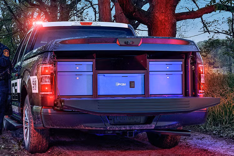 Chế độ dẫn động 4 bánh tự động và hộp điều phối đó được hiệu chỉnh để liên tục điều chỉnh mô-men xoắn cho bánh trước và bánh sau khi điều kiện yêu cầu, dẫn đến không chỉ khởi động nhanh hơn mà còn tạo ra lực kéo tức thì ở cả 4 bánh.