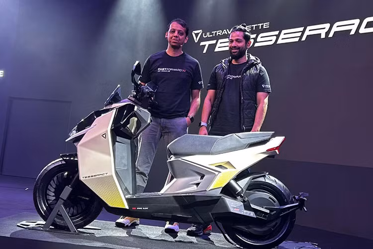  Ultraviolette Tesseract 2025 mới có thể là chiếc scooter điện tiên tiến nhất từ trước đến nay được ra mắt tại Ấn Độ, hoặc thậm chí trên toàn cầu. Công ty đã thiết kế Tesseract để trở thành một mẫu xe tiên phong về thiết kế, hiệu suất và công nghệ.
