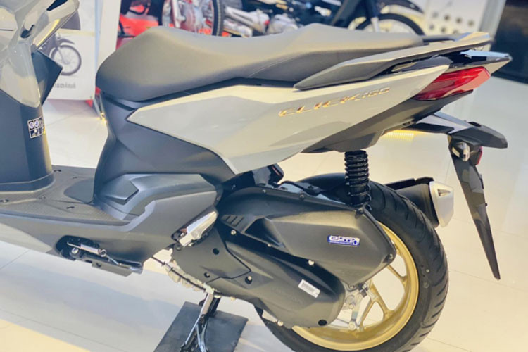 Đáng tiếc là Click 160 2025 vẫn chưa được tích hợp công nghệ chống bó cứng phanh (ABS), mà chỉ đang sử dụng công nghệ phanh kết hợp (CBS).