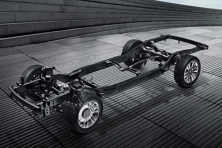 Kia có kế hoạch trình làng nhiều cấu hình xe khác nhau, với phiên bản đầu tiên dự kiến sẽ có cấu hình cabin đôi được trang bị động cơ diesel. Theo đó, phiên bản cabin đôi này ước tính có sức chở hàng hóa khoảng 1.000kg và sức kéo tối đa là 3.500kg.