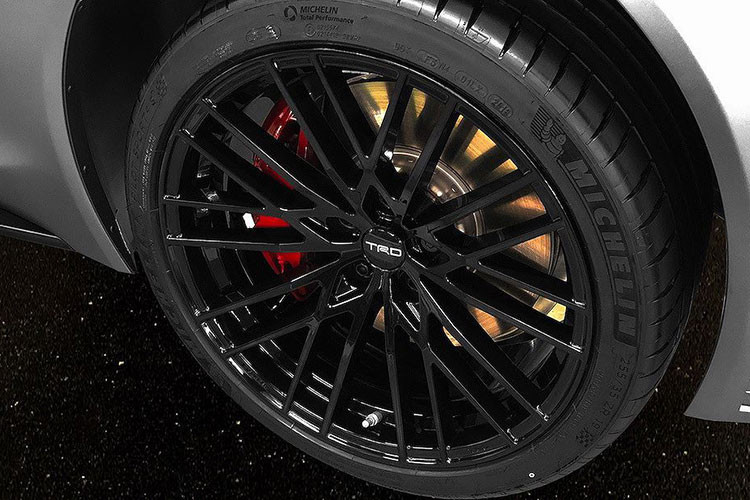 Chỉ chưa đầy 1 tháng sau khi huyền thoại Toyota Supra mới chính thức xuất hiện, TRD đã vừa công bố mẫu xe độ ý tưởng mang tên GR Supra Performance Line tại triển lãm Osaka Auto Messe ở Nhật Bản.