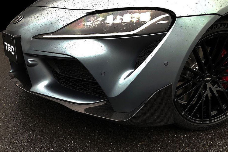 Với lợi thế là hãng độ "cây nhà lá vườn" của Toyota, TRD được tiếp cận sớm với Supra hơn mọi công ty khác trên Thế giới khi phải tới mùa hè năm nay, những hãng khác mới có thể bắt đầu nghiên cứu thiết kế những phụ tùng độ cho xe.
