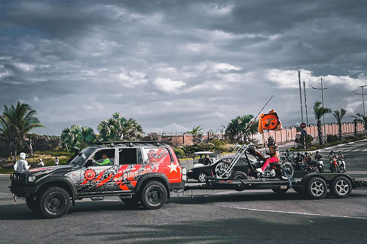 Với chủ đề "Cam Ranh rực lửa" - đại hội môtô 3 miền năm nay diễn ra trong hai ngày 20 và 21/05/2022. Theo thông tin từ phía Ban tổ chức, có khoảng hơn 600 xe môtô phân khối lớn cùng nhiều biker trên khắp Việt Nam di chuyển bằng các nhiều phương tiện đến dự đại hội.