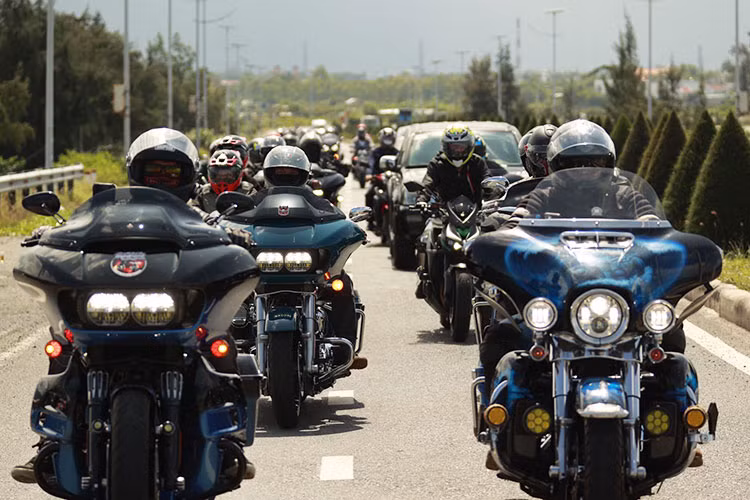 Ngoài ra sau sự kiện này, Ban tổ chức cũng sẽ cùng các CLB bán những vật phẩm, đồ dùng xe môtô gây quỹ để tổ chức những chương trình thiện nguyện đến với những gia đình khó khăn, tổ chức các chuyến đi hỗ trợ trẻ em có hoàn cảnh đặc biệt trên khắp cả nước... để giúp cuộc sống ngày càng tốt đẹp hơn!