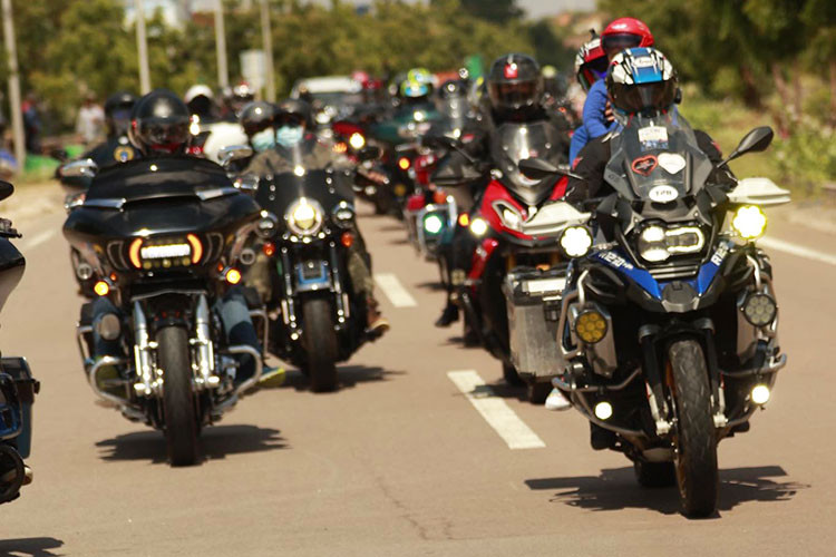 Ngoài ra sau sự kiện này, Ban tổ chức cũng sẽ cùng các CLB bán những vật phẩm, đồ dùng xe môtô gây quỹ để tổ chức những chương trình thiện nguyện đến với những gia đình khó khăn, tổ chức các chuyến đi hỗ trợ trẻ em có hoàn cảnh đặc biệt trên khắp cả nước... để giúp cuộc sống ngày càng tốt đẹp hơn!