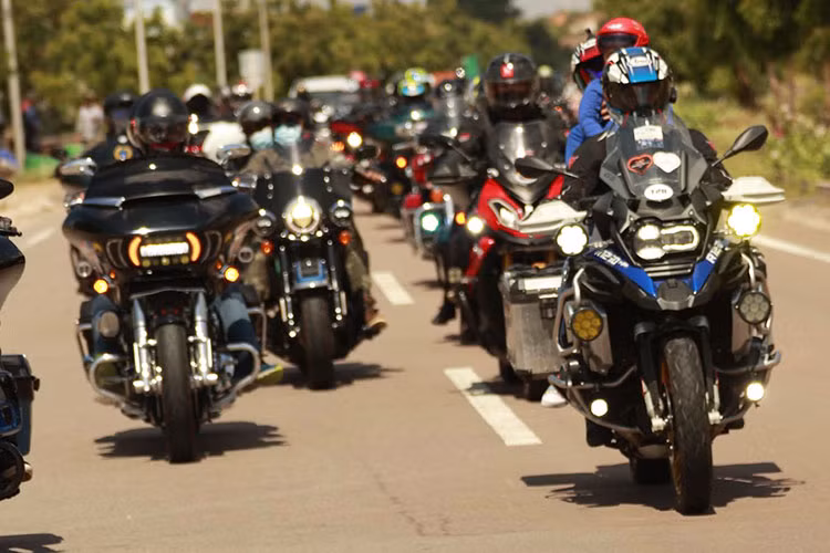 Ngoài ra sau sự kiện này, Ban tổ chức cũng sẽ cùng các CLB bán những vật phẩm, đồ dùng xe môtô gây quỹ để tổ chức những chương trình thiện nguyện đến với những gia đình khó khăn, tổ chức các chuyến đi hỗ trợ trẻ em có hoàn cảnh đặc biệt trên khắp cả nước... để giúp cuộc sống ngày càng tốt đẹp hơn!