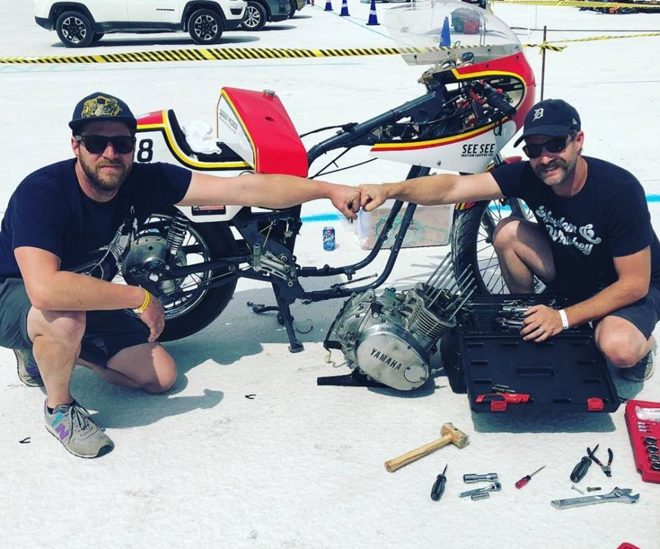 Bonneville Speedway là đường đua trên biển muối tại phía Tây Bắc Utah. Khu vực này là một phần còn lại của hồ Pleistocene Bonneville, bể muối lớn nhất trong tất cả các hồ nằm ở phía tây hồ Muối Lớn (Great Salt Lake). Dù kỷ lục đã bị phá vỡ, nhưng Sudden Wisdom vẫn là "ông trùm" cho đến khi một chiếc xe chạy bằng rượu khác vượt qua con số 181,8 km/h.