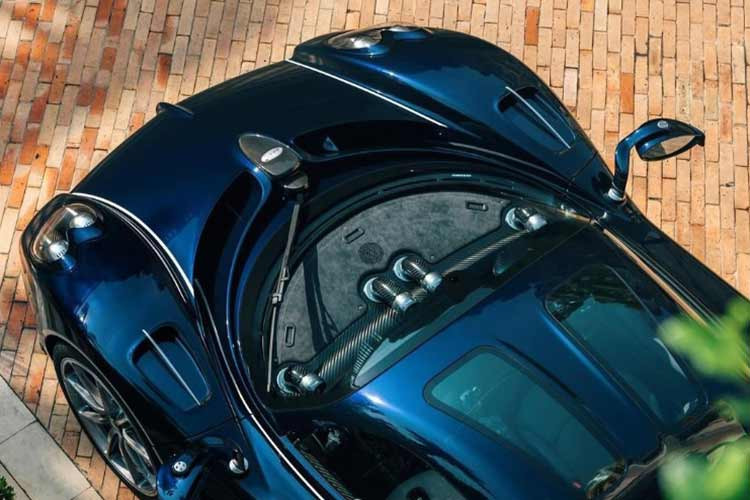 Cái tên Utopia bắt nguồn từ nhan đề một cuốn sách triết học nổi tiếng của Thomas More, xuất bản năm 1916, với nội dung về xã hội không tưởng trong tương lai. Dịch sang tiếng Việt, từ Utopia mang ý nghĩa là Địa đàng trần gian.