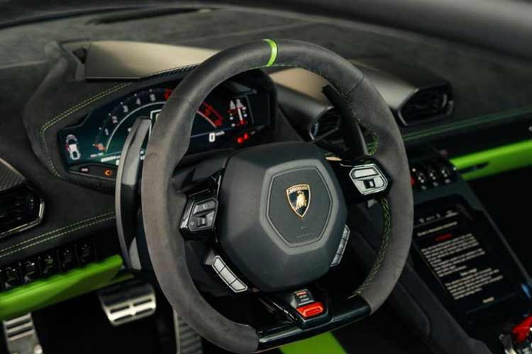 Lamborghini Huracan Tecnica hon 19 ty gan bien 