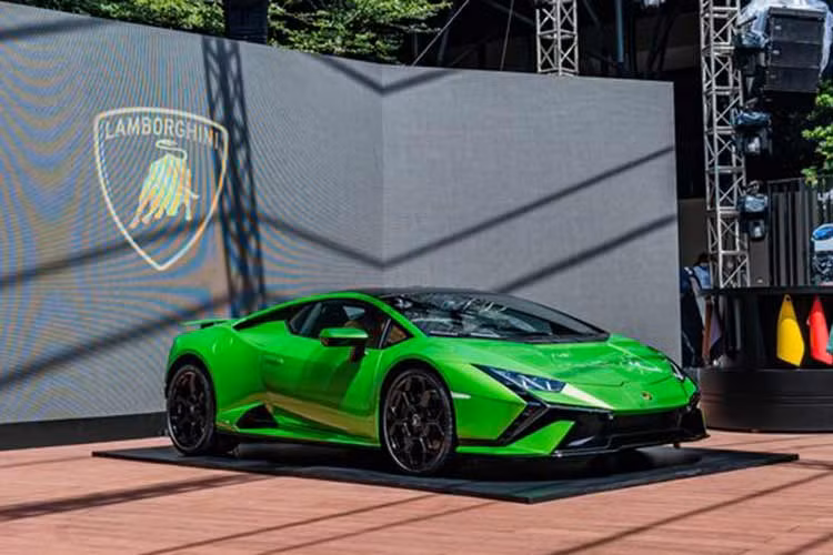 Lamborghini Huracan Tecnica hon 19 ty gan bien 
