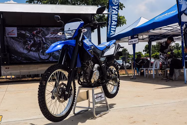Mới đây, mẫu xe cào cào Yamaha WR155 2020 mới mang thiết kế đẹp, sử dụng động cơ VVA 155 hiện đại đã chính thức ra mắt và có giá bán tại thị trường Thái Lan. Theo đó, chiếc xe đa dụng mang tên Yamaha WR155 được ra mắt tại triển lãm xe Bangkok 2020.