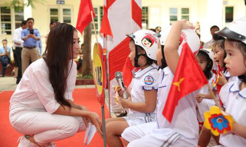 Honda Viet Nam tang mu bao hiem cho hoc sinh lop mot