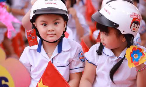 Honda Viet Nam tang mu bao hiem cho hoc sinh lop mot-Hinh-2