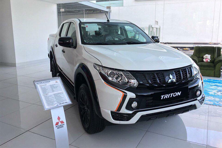 Mẫu xe bán tải Triton - đối thủ của Ford Ranger và Nissan Navara - nhưng sẽ dành cho đa dạng các khác hàng sử dụng hơn. Xe được phân phối với 6 phiên bản tại Việt Nam, giá chỉ từ 555 - 770 triệu đồng, giá bán này đã giúp Triton trở thành mẫu bán tải rẻ nhất phân khúc ở thời điểm này.