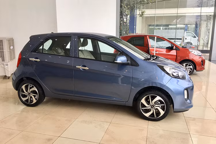 Để tăng sức cạnh tranh với các đối thủ ở phân khúc hạng A tại Việt Nam như Toyota Wigo hay Hyundai Grand i10, Thaco đã tung ra thị trường phiên bản số tự động của mẫu xe giá rẻ Kia Morning, nhằm tiếp cận nhóm khách hàng phổ thông, mua xe lần đầu hoặc những người làm dịch vụ.