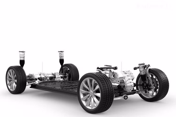 Tất cả các phiên bản Model X của Tesla bán ra đều có cấu hình dẫn động 4 bánh. Riêng bản 90D và P90D đi kèm với hệ thống treo khí nén thông minh tiêu chuẩn.