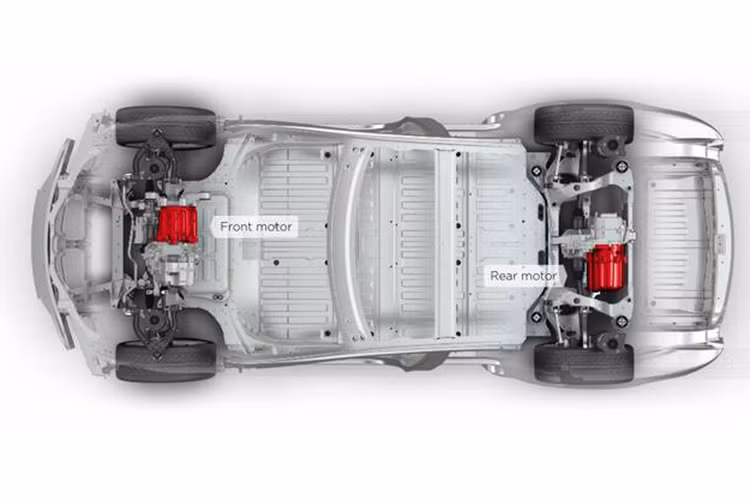 Theo kế hoạch thì những khách hàng mua Model X P90D sẽ nhận được xe sớm nhất và tiếp theo sẽ đến các khách hàng mua 90D và 70D. 