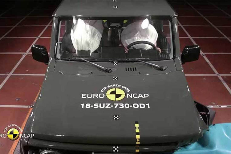 Nhiều trang bị thực dụng khác như: hệ thống điều hoà tự động, vô-lăng 3 chấu tích hợp nút bấm đa chức năng có thiết kế tượng tự chiếc Suzuki Swift 2018, màn hình giải trí trung tâm… Xe được trang bị động cơ xăng nhỏ dung tích 660cc và lớn nhất là dung tích 1.5L, động cơ sử dụng kết hợp với 2 hộp số gồm tự động 4 cấp (4 AT) và sàn 5 cấp (5 MT).