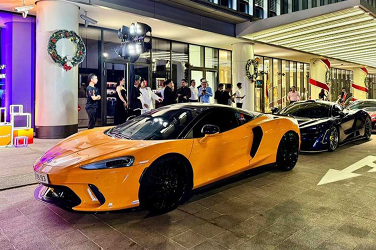 Chiếc McLaren 750S Spider gắn biển thần tài này được thiết kế và chế tạo sau quá trình phân tích tỉ mỉ chiếc 720S nổi tiếng, khoảng 30% bộ phận của McLaren 750S là mới hoặc đã được thay đổi để mang lại những cải tiến hiệu năng.