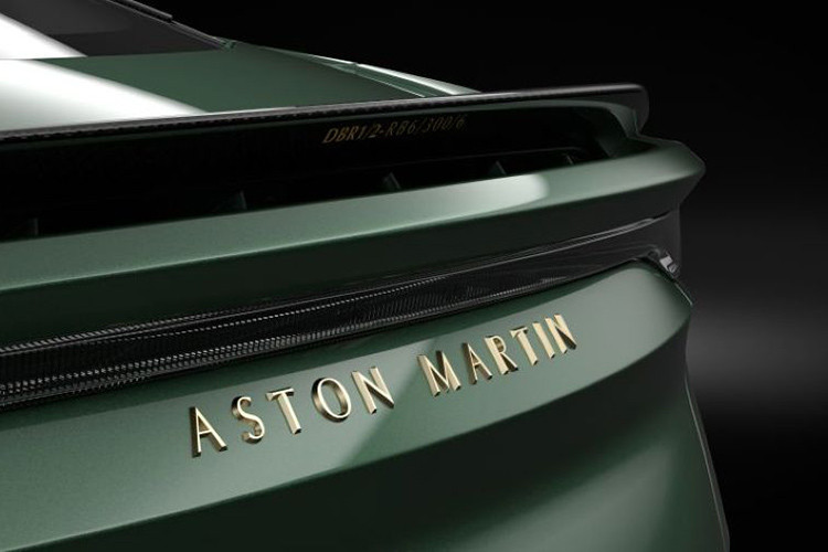 Chia sẻ về phiên bản đặc biệt mới của hãng xe Aston Martin, Trưởng bộ phận Q, ông Simon Lane cho biết: “Aston Martin DBS 59 tạo ra sự cân bằng tuyệt hảo giữa một thiết kế vượt thời gian tôn trọng lịch sử và một hiện đại tôn vinh tương lai của thương hiệu siêu xe Anh quốc.