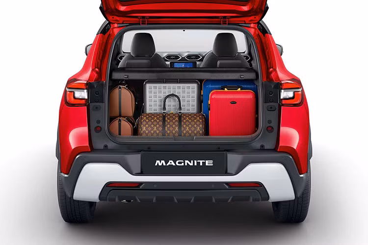 Cuối cùng là những trang bị an toàn tiêu chuẩn như hệ thống chống bó cứng phanh ABS, phân bổ lực phanh điện tử EBD, hỗ trợ lực phanh khẩn cấp BA và 2 túi khí. Thêm vào đó là hệ thống cân bằng điện tử VDC, cảnh báo áp suất lốp, kiểm soát lực kéo, hỗ trợ khởi hành ngang dốc và camera 360 độ.