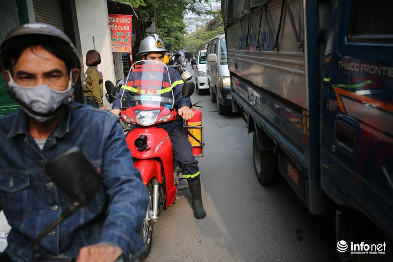Với kích thước nhỏ gọn, cơ động, chiếc xe hoàn toàn có thể luồn lách qua những con phố trong tình trạng nhiều phương tiện giao thông, xe chữa cháy chuyên dụng không thể di chuyển.