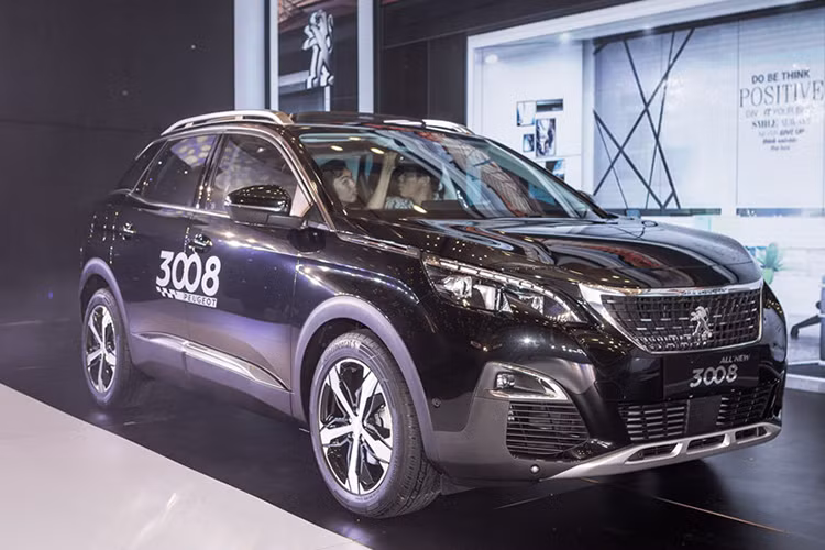 Hiện chưa rõ nữ diễn viên Trương Quỳnh Anh bỏ ra bao nhiêu tiền để tậu chiếc Crossover 5 chỗ này, chỉ biết rằng, giá xe Peugeot 3008 mới chính hãng hiện đang được chào bán với mức giá 1,2 tỷ đồng tại Việt Nam.