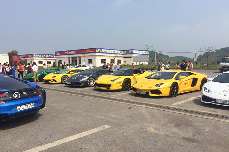 Sang ngày 7/3, hành trình sẽ tiếp diễn với đích đến là Quảng Bình, quãng đường khoảng 400km. Tại tỉnh Quảng Bình, đoàn siêu xe Car &amp; Passion 2018 dự kiến sẽ ghé thăm và thắp hương mộ Đại Tướng Võ Nguyên Giáp. Vào ngày cuối (8/3), đoàn xe sẽ di chuyển từ Quảng Bình về Đà Nẵng với quãng đường khoảng 235km.