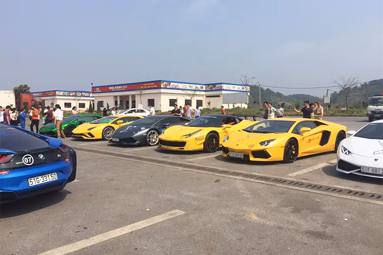 Sang ngày 7/3, hành trình sẽ tiếp diễn với đích đến là Quảng Bình, quãng đường khoảng 400km. Tại tỉnh Quảng Bình, đoàn siêu xe Car &amp; Passion 2018 dự kiến sẽ ghé thăm và thắp hương mộ Đại Tướng Võ Nguyên Giáp. Vào ngày cuối (8/3), đoàn xe sẽ di chuyển từ Quảng Bình về Đà Nẵng với quãng đường khoảng 235km.