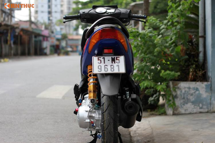 Bị "lu mờ" bởi những phiên bản Click 125i hay Vario từ các nước Đông Nam Á khác hay những mẫu xe tay ga mang công nghệ mới hiện nay, tuy nhiên chiếc xe ga giá rẻ Honda Click 110 vẫn trở nên rất hấp dẫn khi được dân chơi xe máy Sài Gòn độ lại.