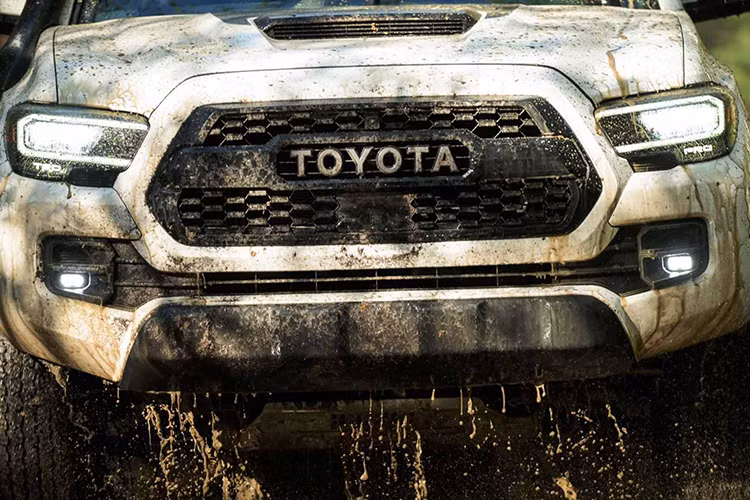 Bản Toyota Tacoma 2020 Limited sẽ có thiết kế lưới tản nhiệt mới, bộ mâm hợp kim 18 inch, đèn pha đèn chiếu sáng ban ngày LED tiêu chuẩn, chìa khoá thông minh Smart Key,...