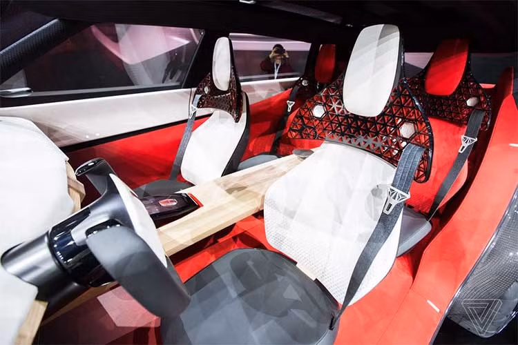 Không gian nội thất lấy cảm hứng từ nghề mộc truyền thống của người Nhật. Gỗ là nguyên liệu thiết kế chính ở bảng điều khiển trung tâm và phần hộc trung tâm. Nó sử dụng kỹ thuật ghép gỗ truyền thống của Nhật có tên kanawa tsugi – không sử dụng đinh ốc hay keo nhưng vẫn cực kỳ bền. Gỗ chỉ được cắt ra từ một cây duy nhất được chọn từ khu rừng ở tỉnh Yamagata, miền Bắc nước Nhật.