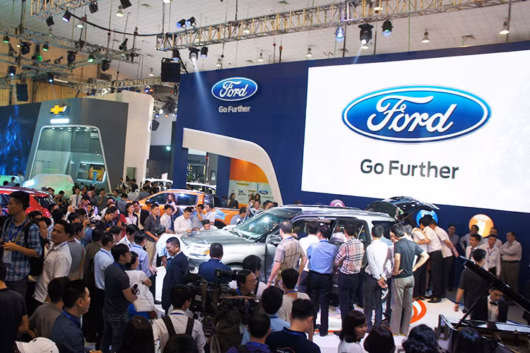 "Tại VMS 2016 lần này, Ford Việt Nam cung hi vọng người tiêu dùng sẽ có cái nhìn toàn diện về thị trường ôtô với các phân khúc đa dạng cũng như ưu thế cạnh tranh của từng sản phẩm, từ đó có lựa chọn phù hợp với nhu cầu và khả năng của mình,” ông Phạm Văn Dũng, Tổng Giám đốc Ford Việt Nam chia sẻ.