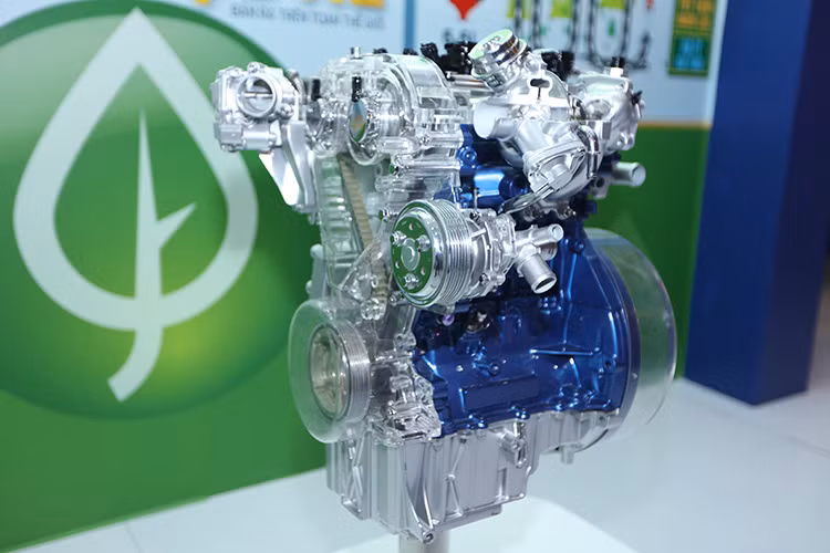 Khẳng định vị thế Xanh và Chất lượng, Ford đang trình diễn công nghệ động cơ EcoBoost tiên tiến trên một loạt các sản phẩm được ưa chuộng như Fiesta 1.0L; Focus 1.5L và Explorer 2.3L. Động cơ EcoBoost “nhỏ như có võ” liên tục được vinh danh tại các lễ trao giải cho Động cơ Quốc tế của năm.