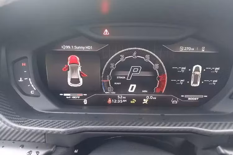 Mức giá xe Lamborghini Urus Performante bán ra từ 270.000 USD. Riêng chiếc xe được đấu giá có giá ban đầu được định mức ở 340.000 USD (8,71 tỉ đồng). Tuy nhiên việc bị gán Salvage Title khiến xe chỉ còn từ 20% tới 50% giá trị, thậm chí thấp hơn nhiều ở trường hợp này. 