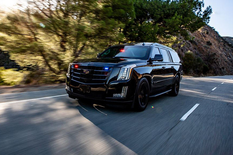 Với ngoại hình cực "ngầu" và có nội thất khá sang trọng, ngay từ những thế hệ đầu tiên của mẫu SUV hạng sang Cadillac Escalade đã trở thành chiếc xe được ưa chuộng tại Mỹ. Mới đây, mẫu xe này đã được AddArmor - được thành lập bởi các cựu binh từ những lực lượng vũ trang đặc biệt ở Mỹ độ lại.